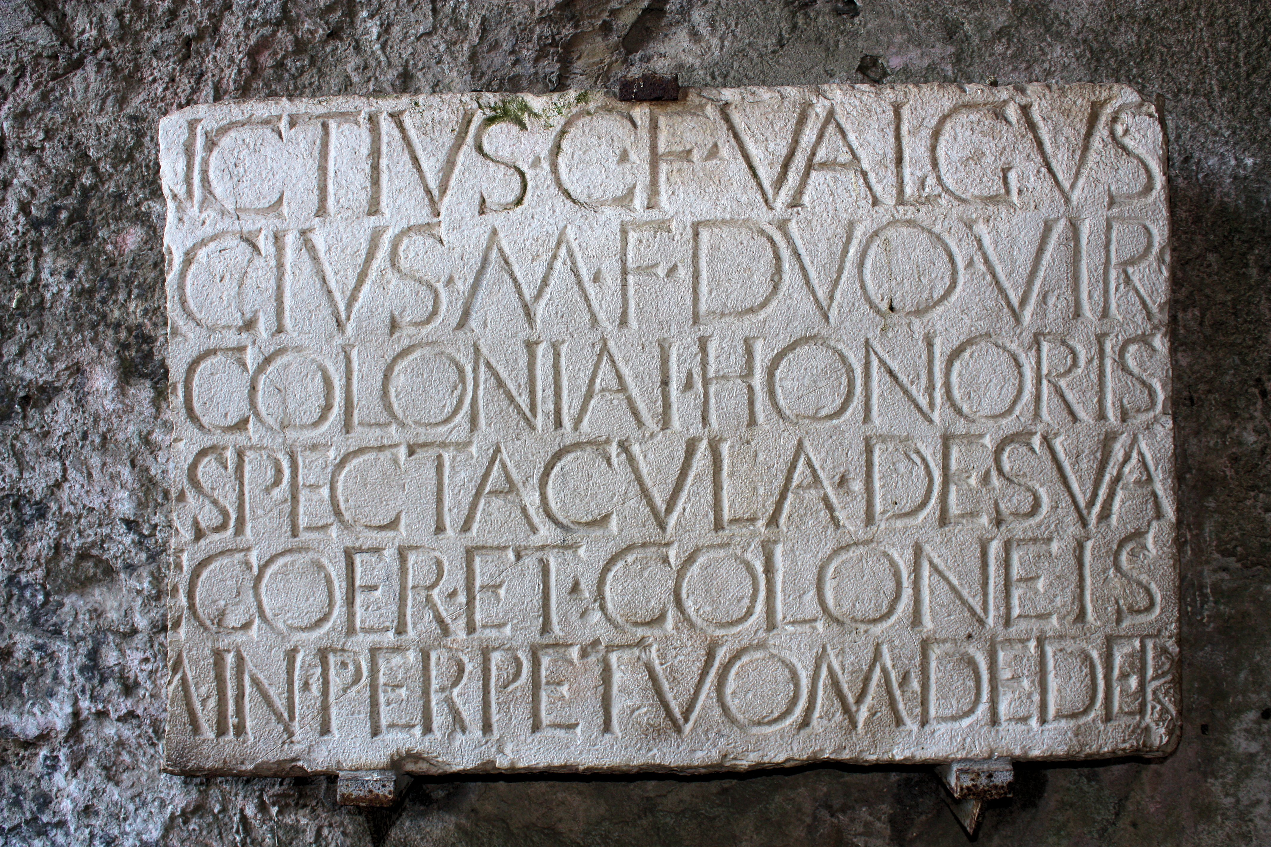 Pompeii Inscription – Jaunting Jen